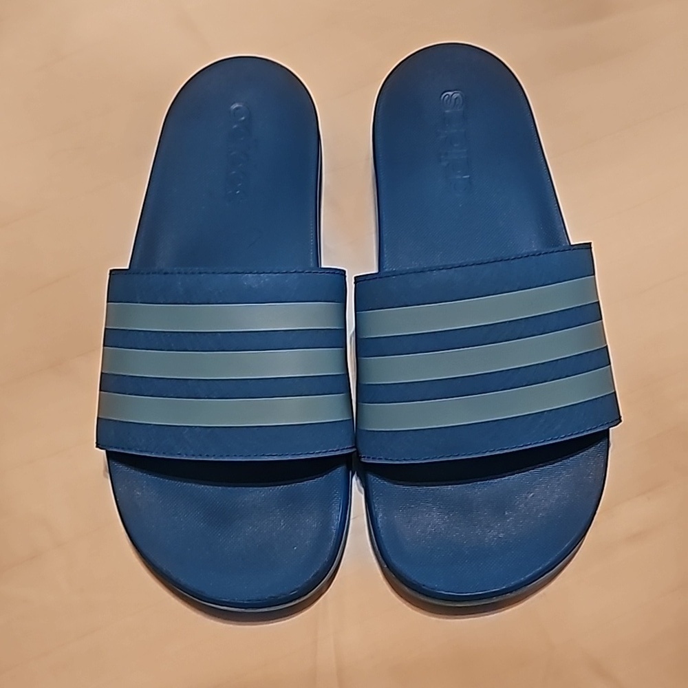 Adidas Adilette Slides size 5 blue - Picture 1 of 4